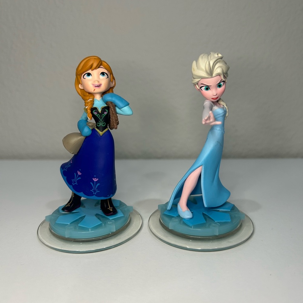Disney Infinity 1.0 FROZEN Figure Lot - Elsa & Anna